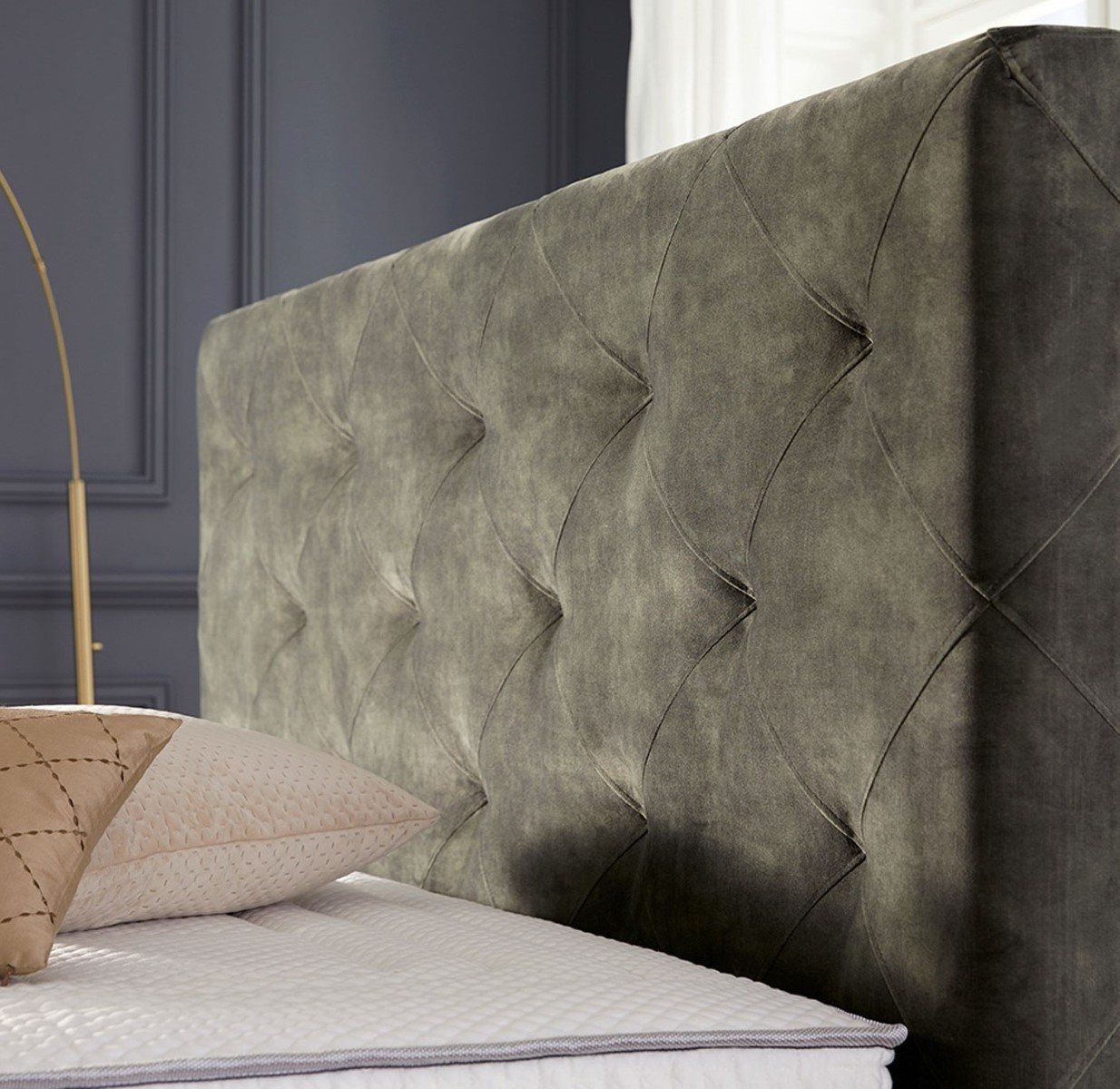 Hoe maak je een stoffen hoofdbord schoon?