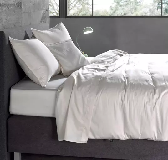 Materiaal: 100% katoensatijn